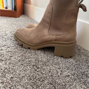 Steve Madden Taupe Suede Lug-Soled Chelsea Boot